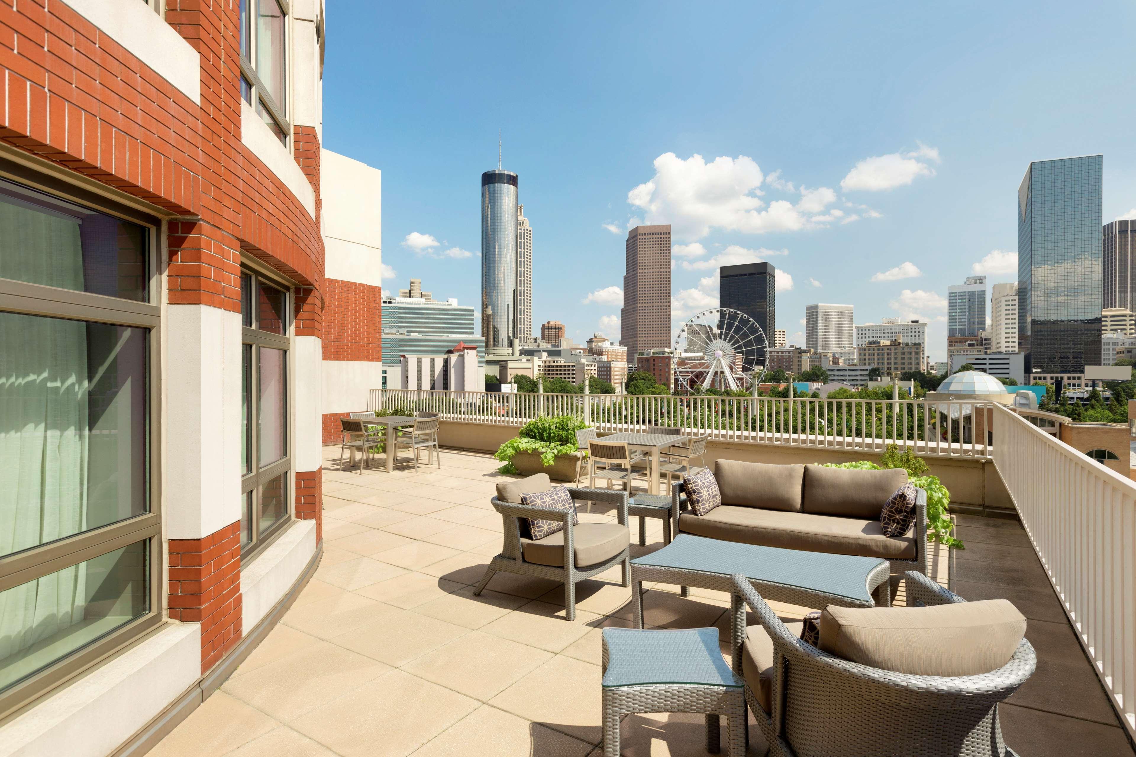 Embassy Suites By Hilton Atlanta At Centennial Olympic Park Exterior foto